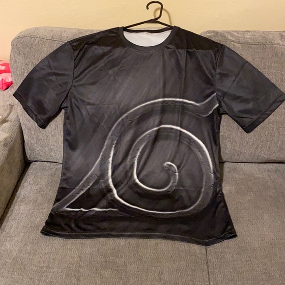 4 new shirts all individually bagged - Picture 3 of 5